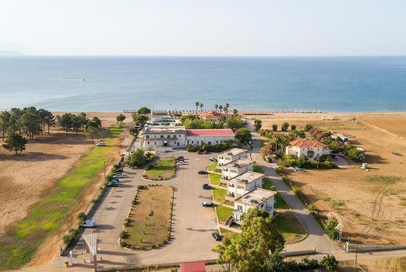 Messíni Buka Sandy Beach מראה חיצוני תמונה