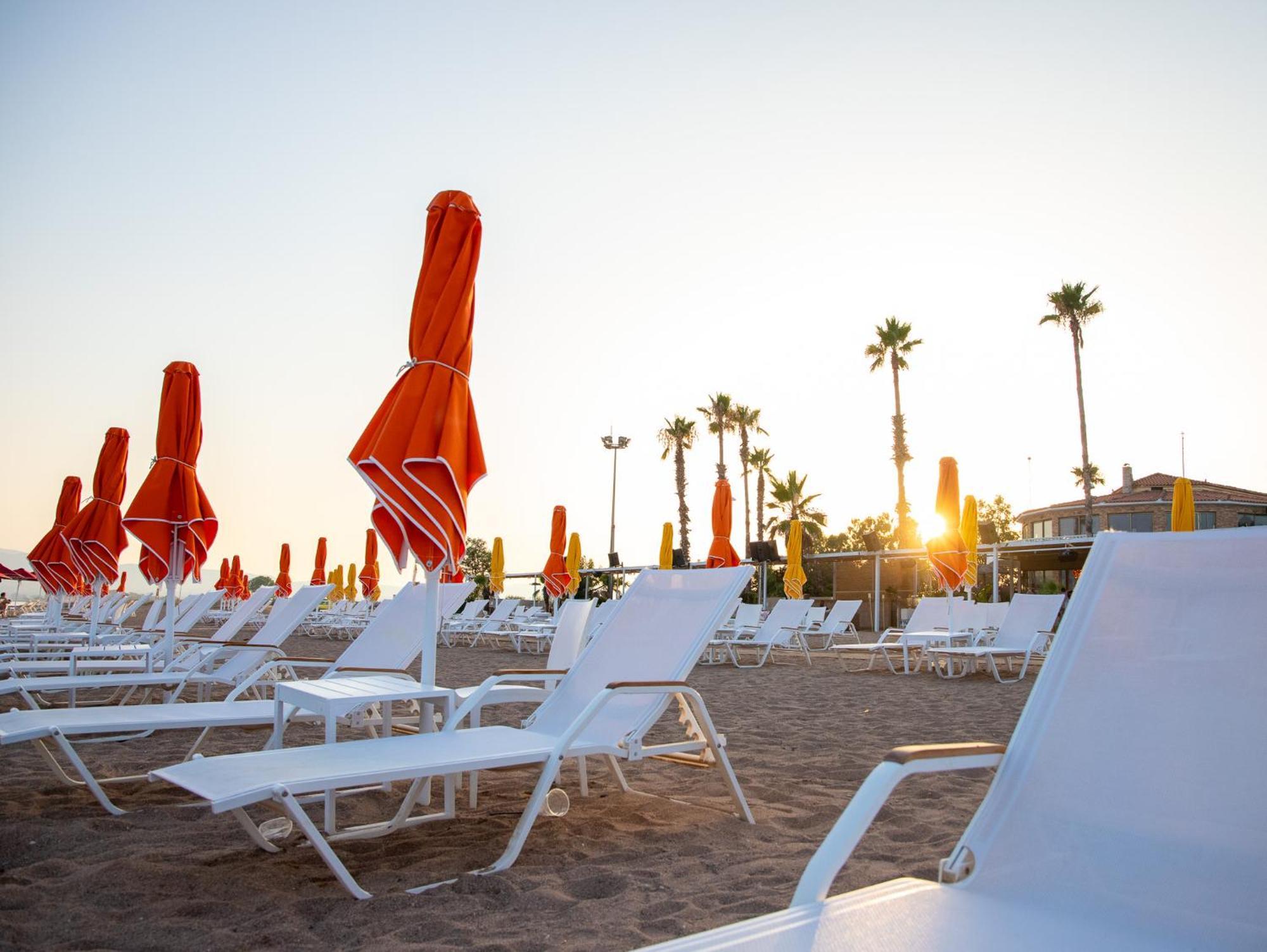 Messíni Buka Sandy Beach מראה חיצוני תמונה