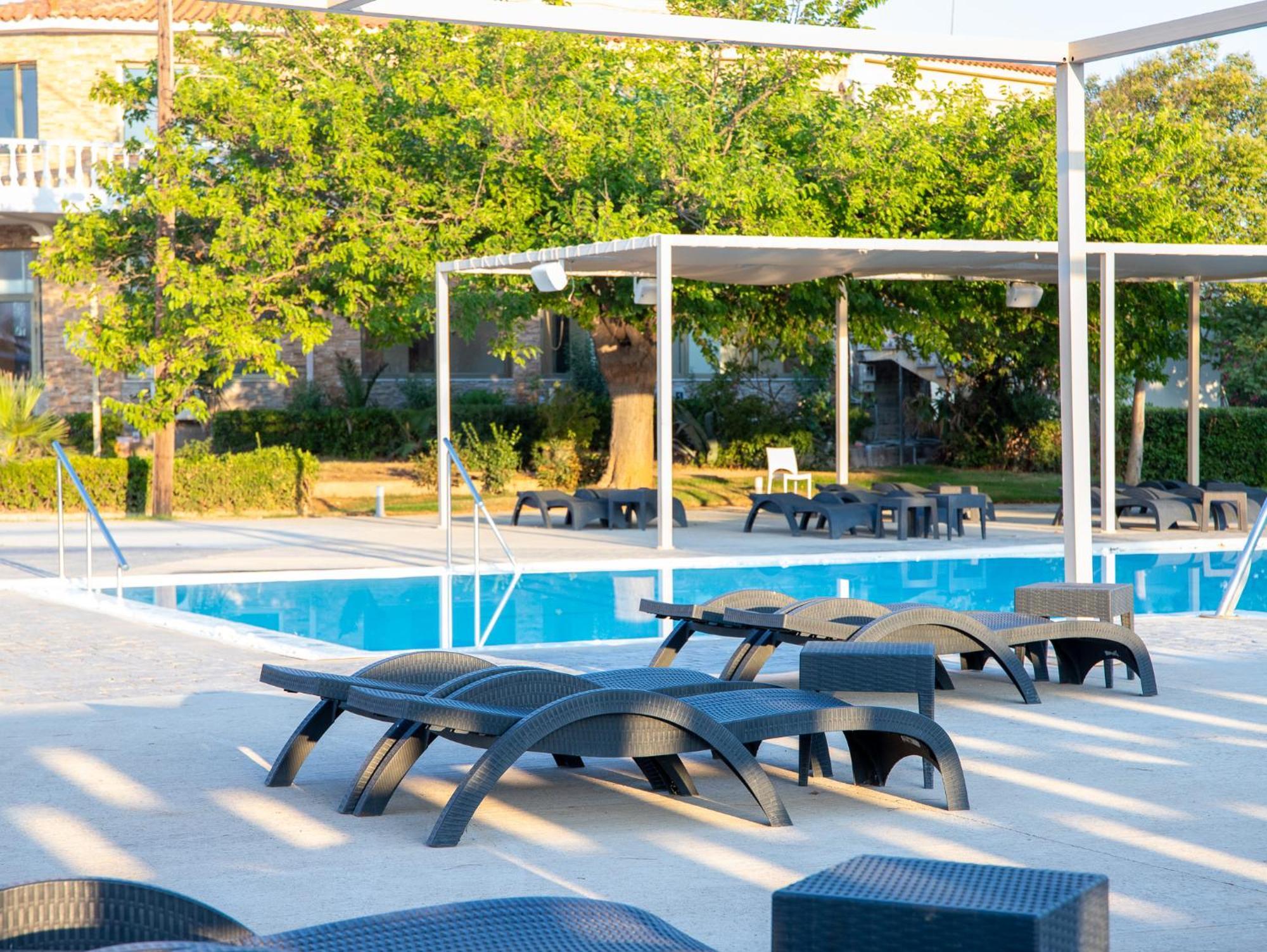 Messíni Buka Sandy Beach מראה חיצוני תמונה