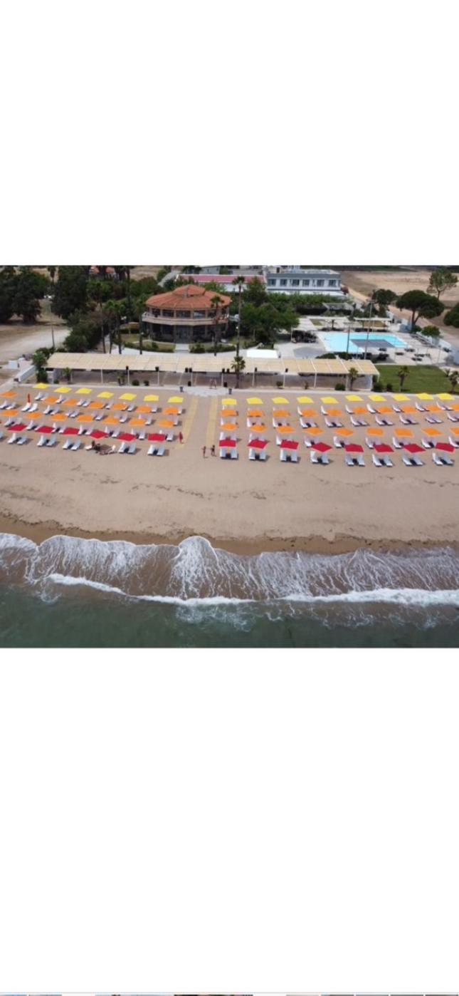 Messíni Buka Sandy Beach מראה חיצוני תמונה