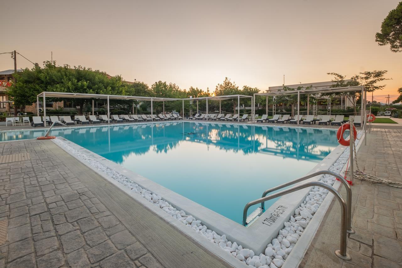 Messíni Buka Sandy Beach מראה חיצוני תמונה