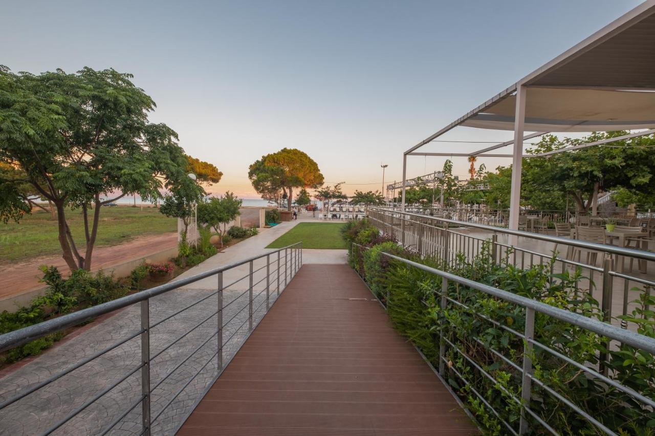 Messíni Buka Sandy Beach מראה חיצוני תמונה